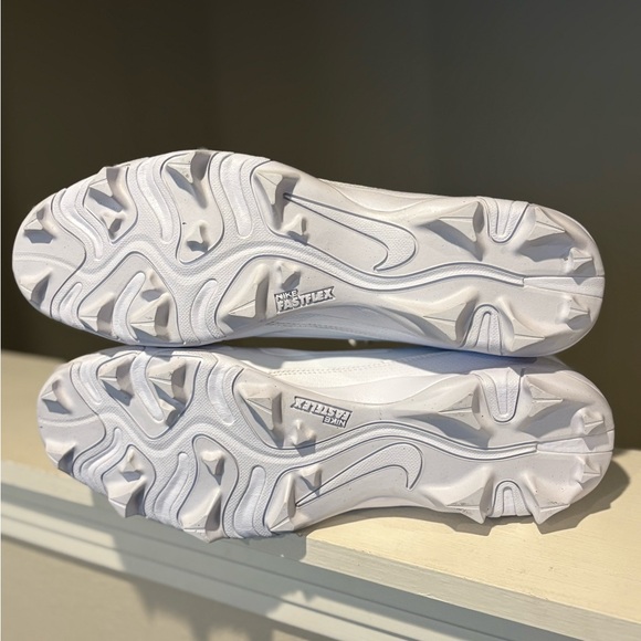 Nike Alpha Menace 4 Shark Football Cleats FN0028-101 White/Silver Men’s Size 15 - Picture 8 of 10